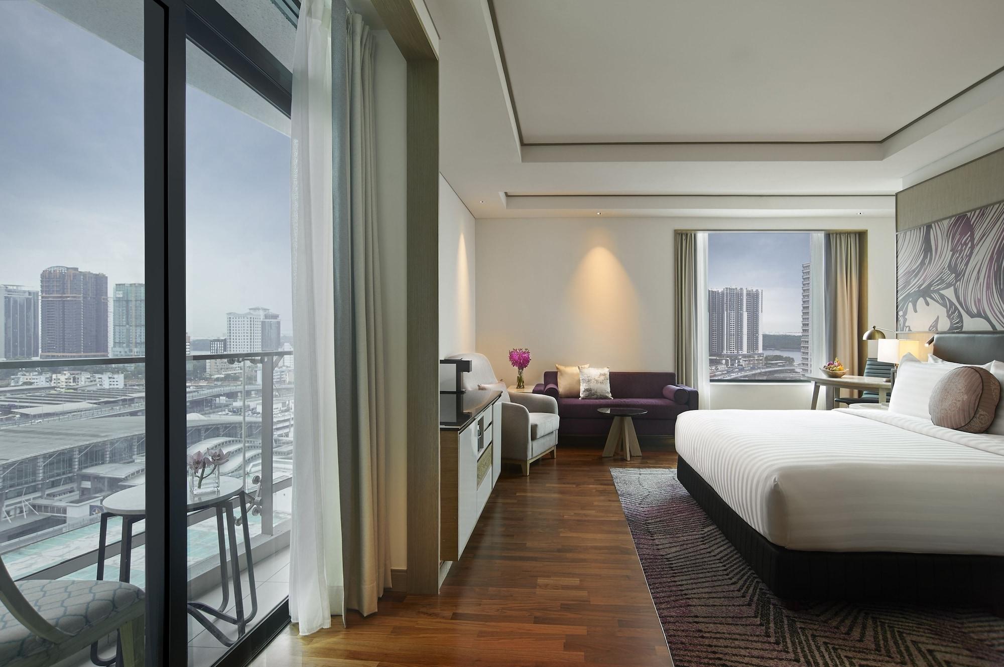 Amari Hotel 5*